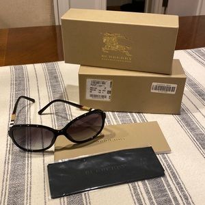 Burberry Gradient Lense Women’s Sunglasses B 4197